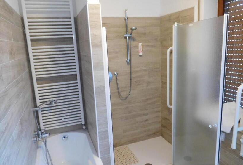 Номер Стандарт Трехместный, Vescovi