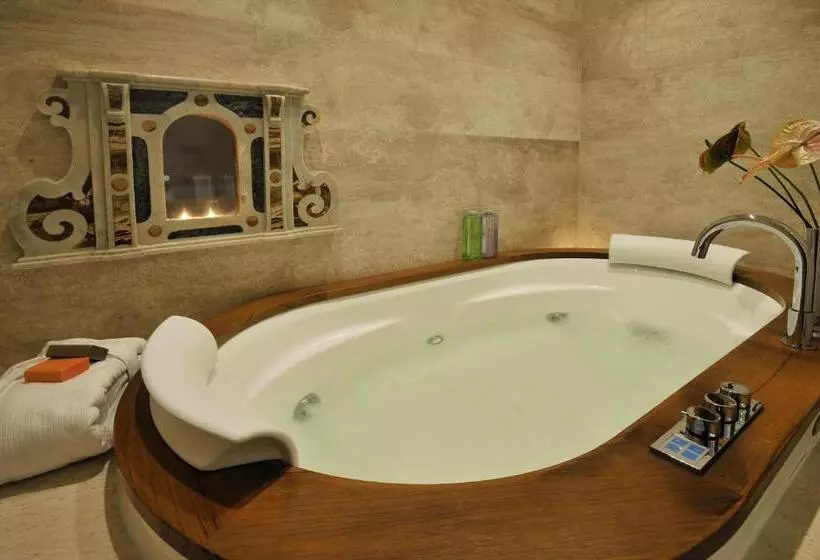 Superior suite with terrace, Villa Las Tronas Hotel & Spa