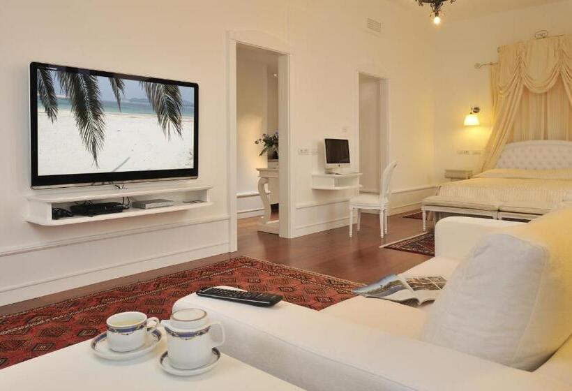 Superior suite with terrace, Villa Las Tronas Hotel & Spa