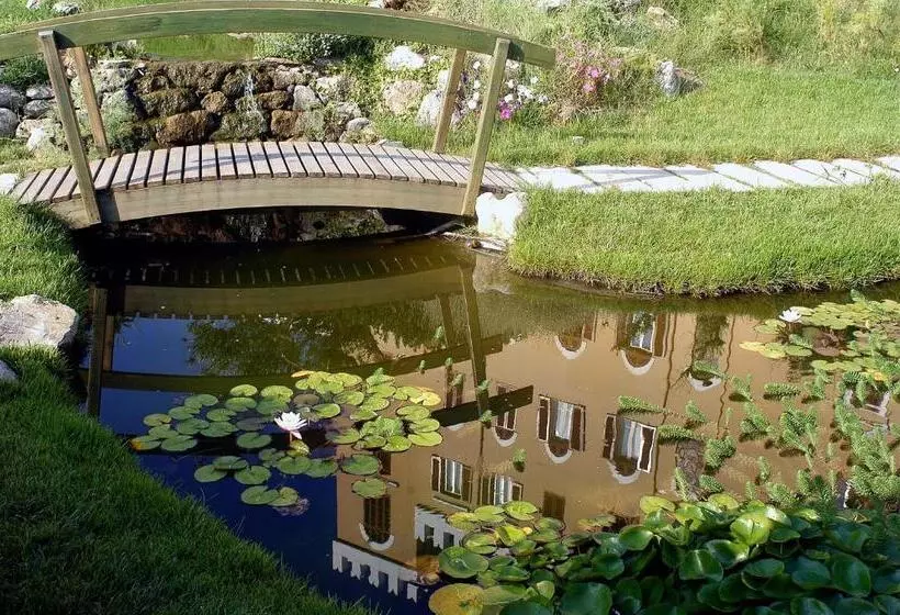 庭の見えるスタンダードトリプルルーム, Villa Las Tronas Hotel & Spa