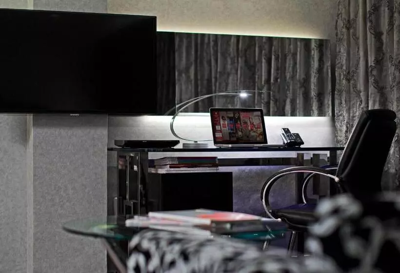 استودیو اجرایی, Kew Green Hotel Wanchai Hong Kong