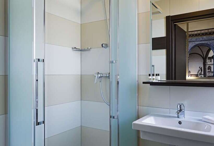 اتاق استاندارد سه نفره, B&b Hotel Firenze Nuovo Palazzo Di Giustizia