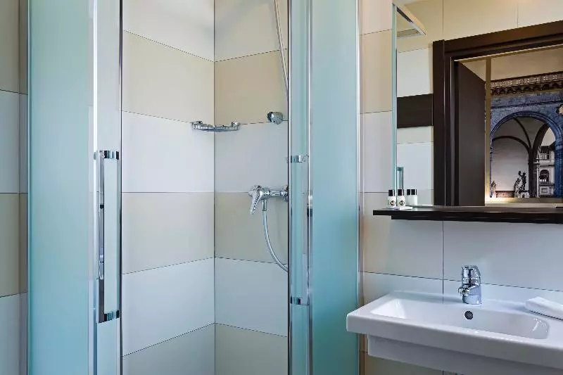 スタンダードトリプルルーム, B&b Hotel Firenze Nuovo Palazzo Di Giustizia