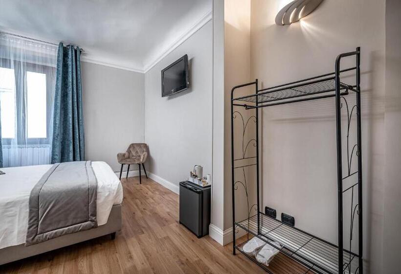 اتاق لوکس با تخت بزرگ, Boutique Hotel Borgo