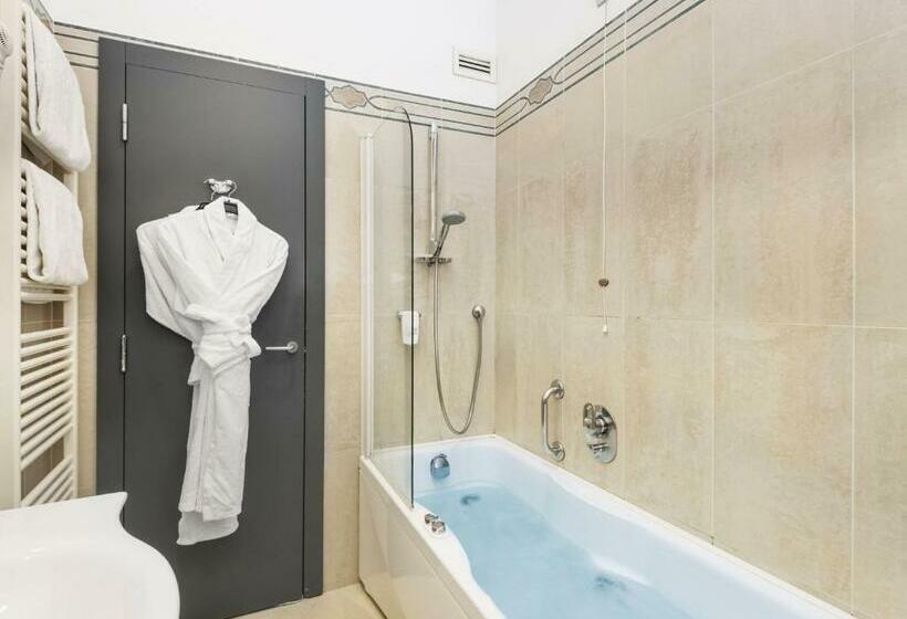 سوییت جونیور, C Hotels Atlantic