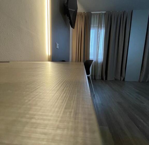 디럭스 룸, Albatros