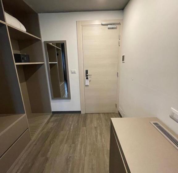 디럭스 룸, Albatros