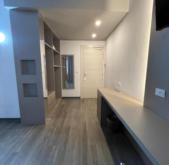 디럭스 룸, Albatros