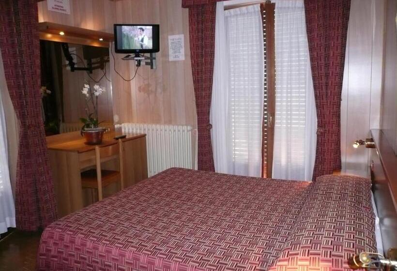 マウンテンビュースタンダードルーム, Albergo Panice