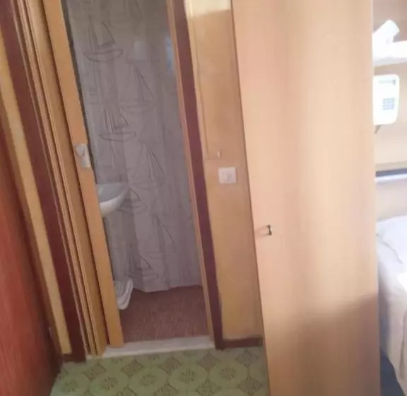 اتاق استاندارد یک نفره, Albergo Stella Di Mare