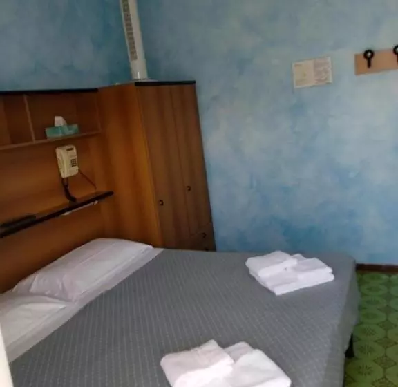 اتاق خانوادگی, Albergo Stella Di Mare