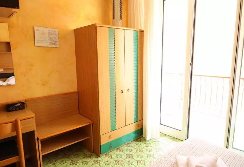 اتاق استاندارد با بالکن, Albergo Stella Di Mare