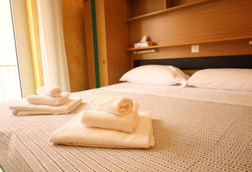 Quarto Estandar com Sacada, Albergo Stella Di Mare