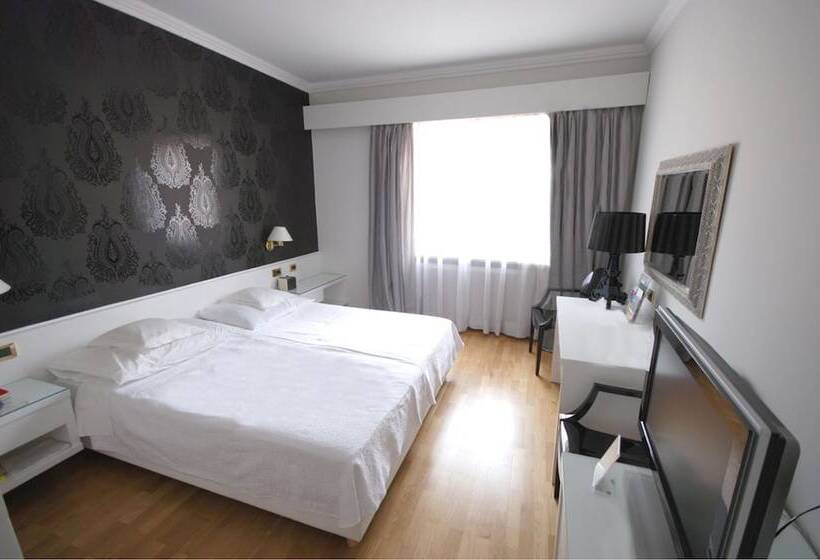 غرفة كلاسيكية, Aurora