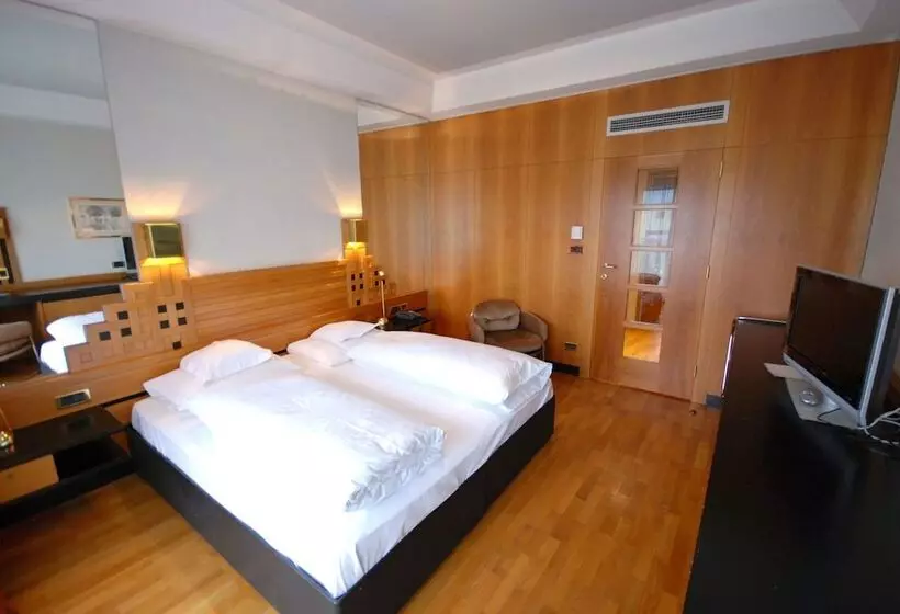 Classic room with balcony, Aurora