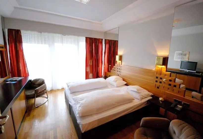 Classic room with balcony, Aurora