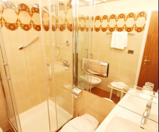 غرفة إقتصادية, Aurora