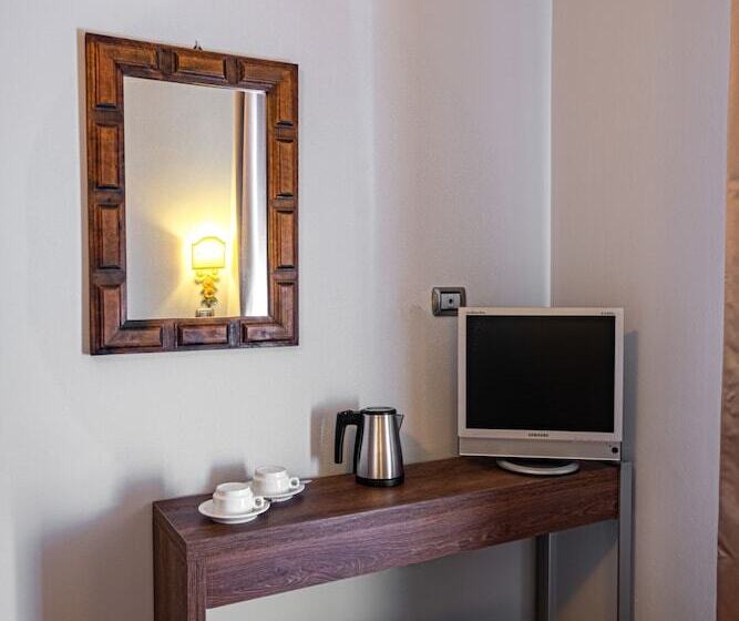 جناح جونيور, Bosone Palace