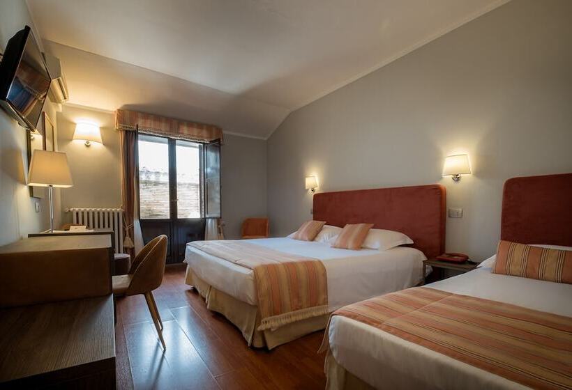 غرفة قياسية ثلاثية, Bosone Palace