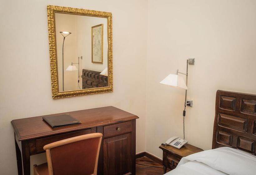 غرفة إقتصادية, Bosone Palace