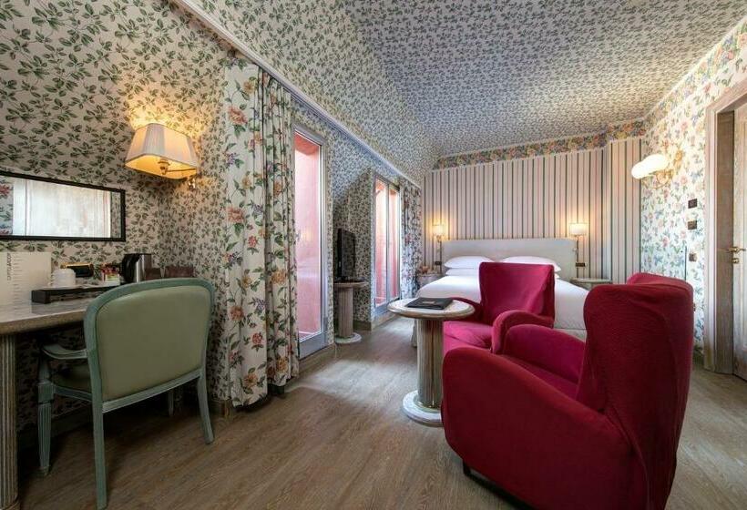 اتاق لوکس, Capitol Milano