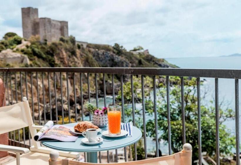 غرفة قياسية مطلّة علي البحر, Capo D'uomo