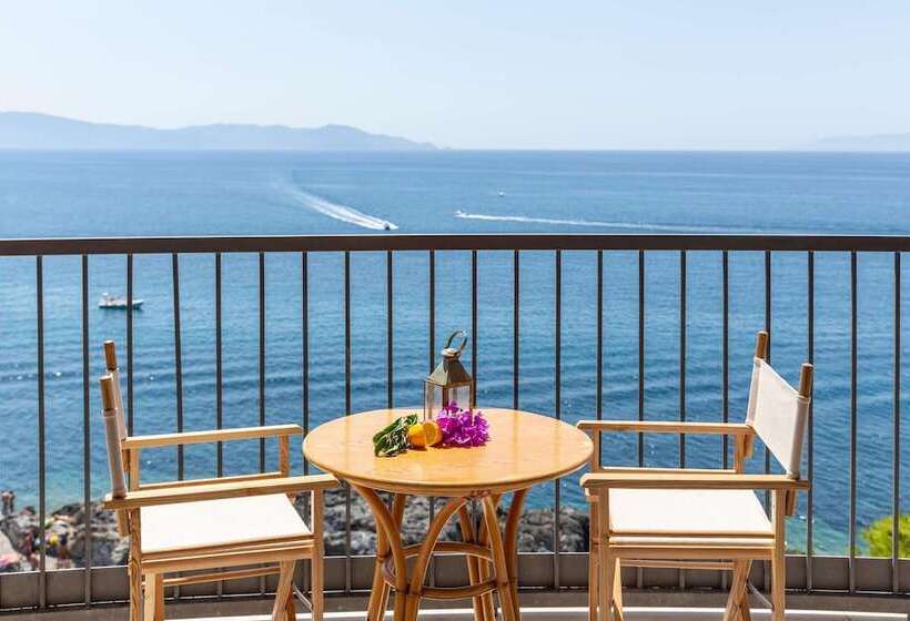 غرفة سوبيريور, Capo D'uomo