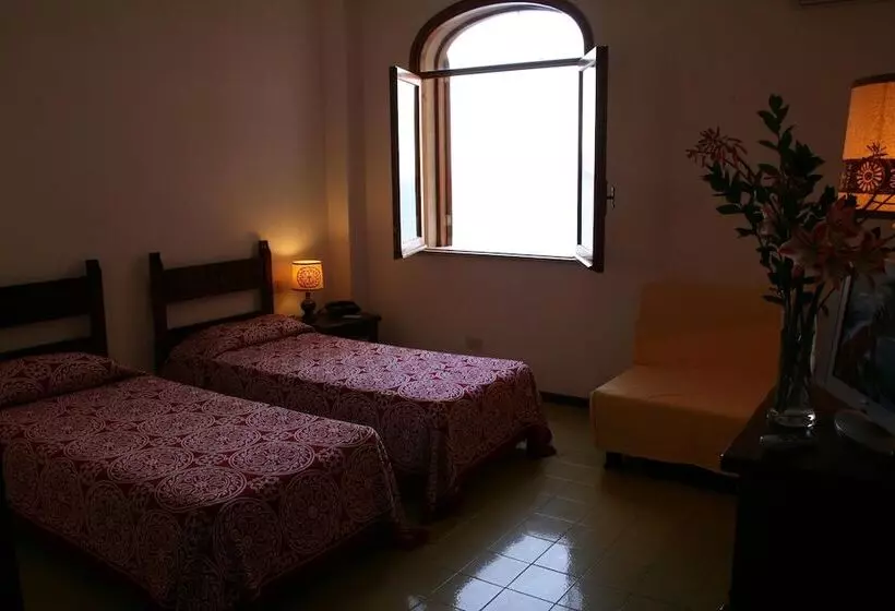 اتاق کلاسیک, Carasco
