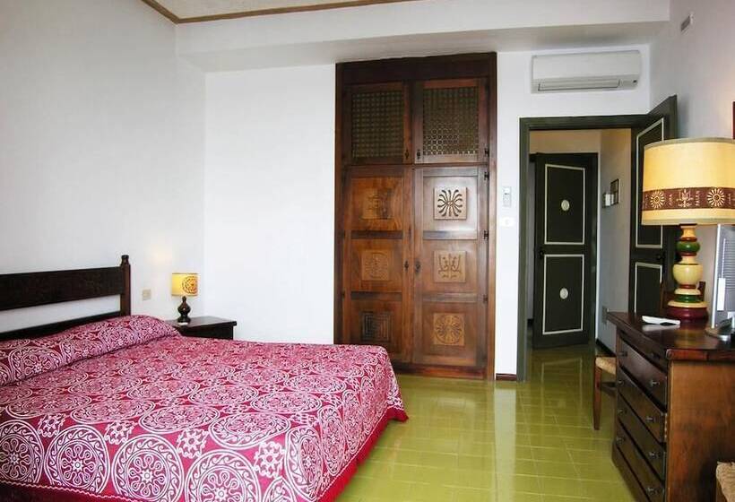 غرفة سوبيريور, Carasco