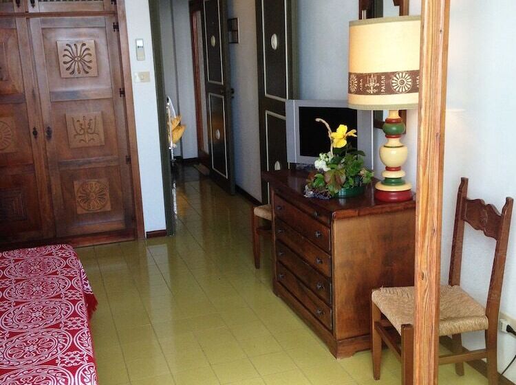 غرفة سوبيريور, Carasco