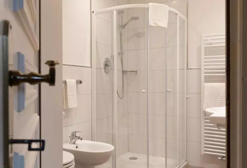 Standard Yhden Hengen Huone, Castel Rundegg