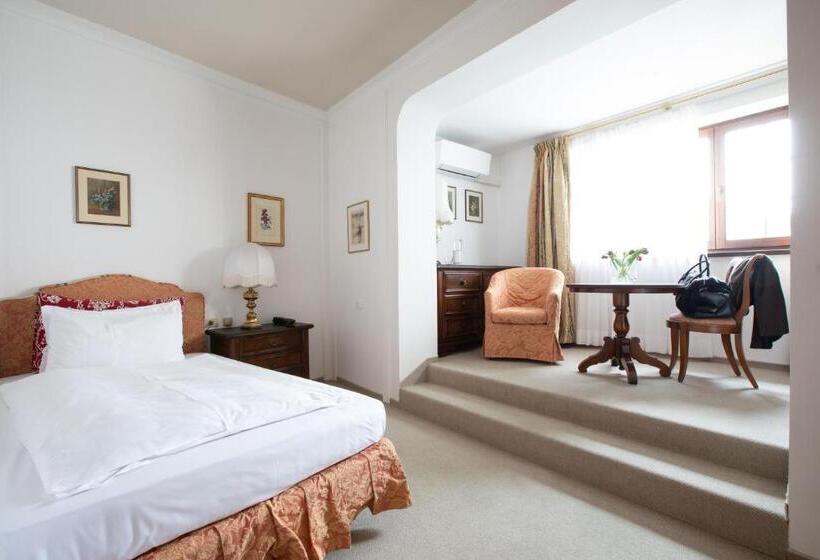 标准单人间, Castel Rundegg