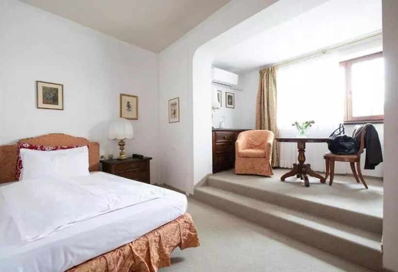 Standard Yhden Hengen Huone, Castel Rundegg