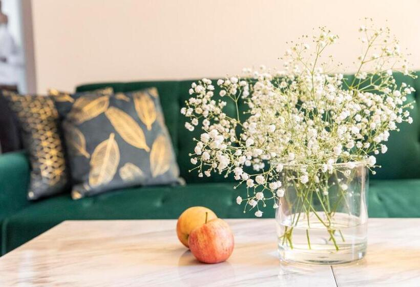 带园景的小型套房, Castel Rundegg