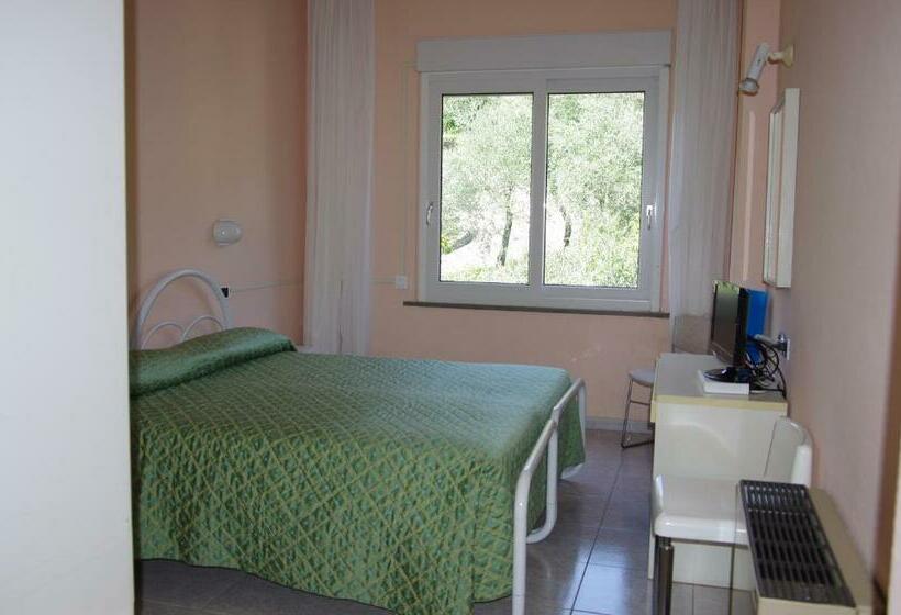 Quarto Estandar Vista Jardim, Cristallo