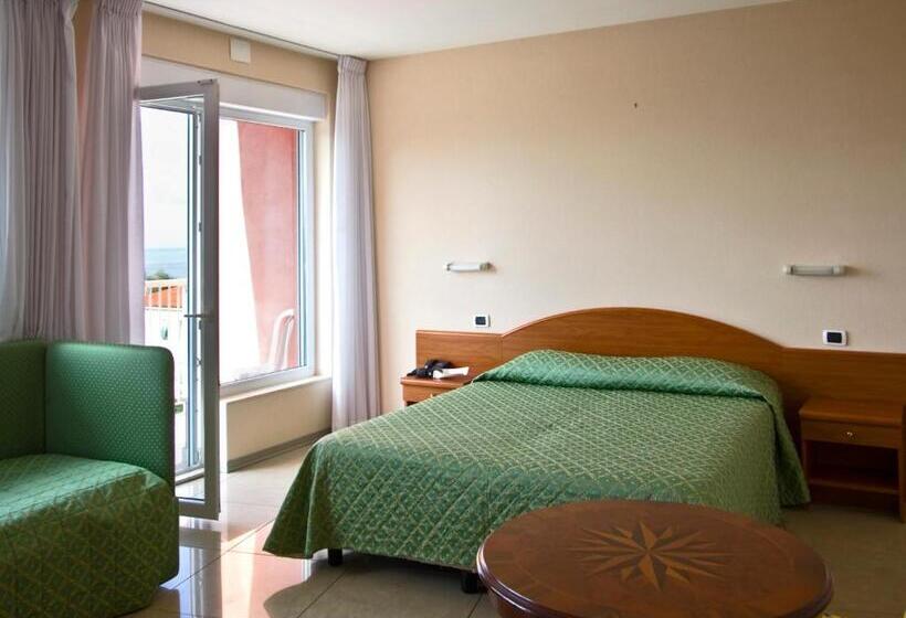 Triple Room Sea View, Cristallo