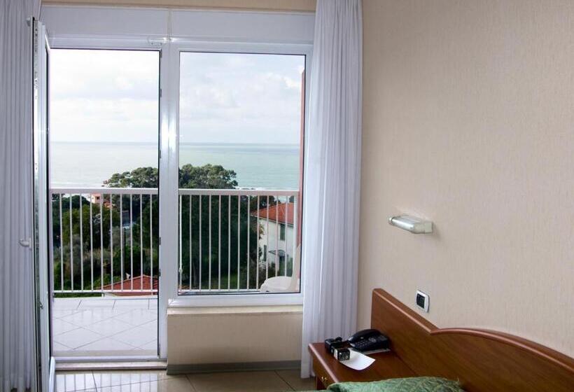 Номер Стандарт Вид на Море, Cristallo