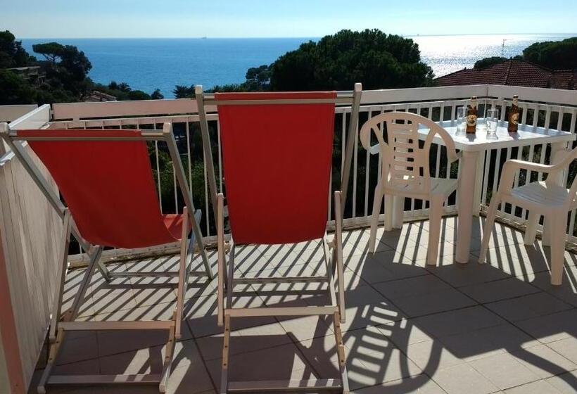 Quarto Estandar com Terraço, Cristallo