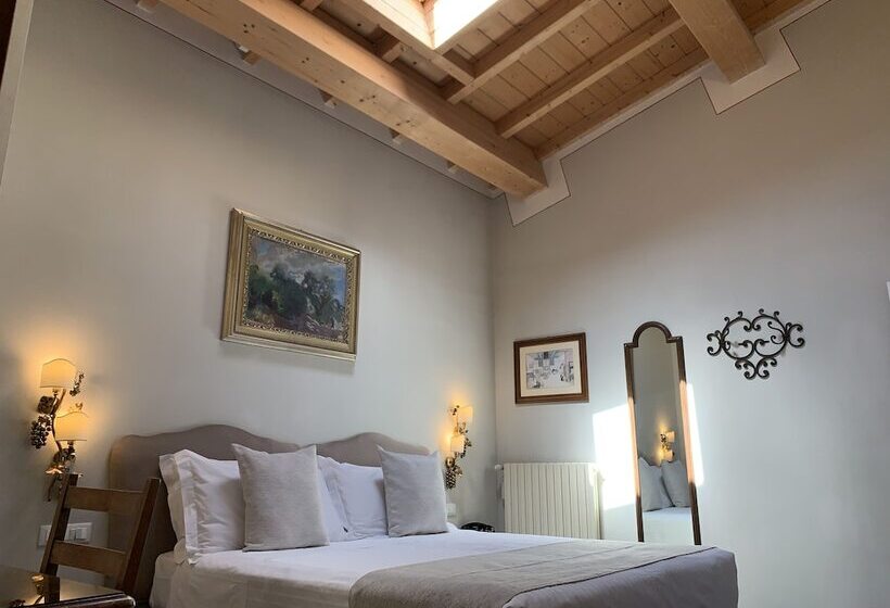 Camera Superiore Vista Città, David