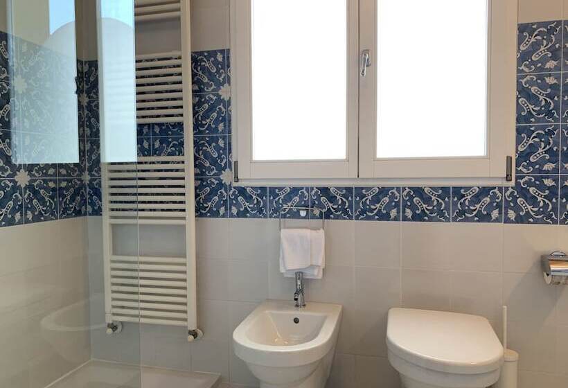 Camera Superiore Vista Città, David