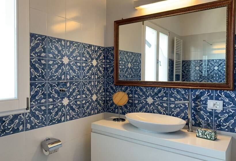 Camera Superiore Vista Città, David