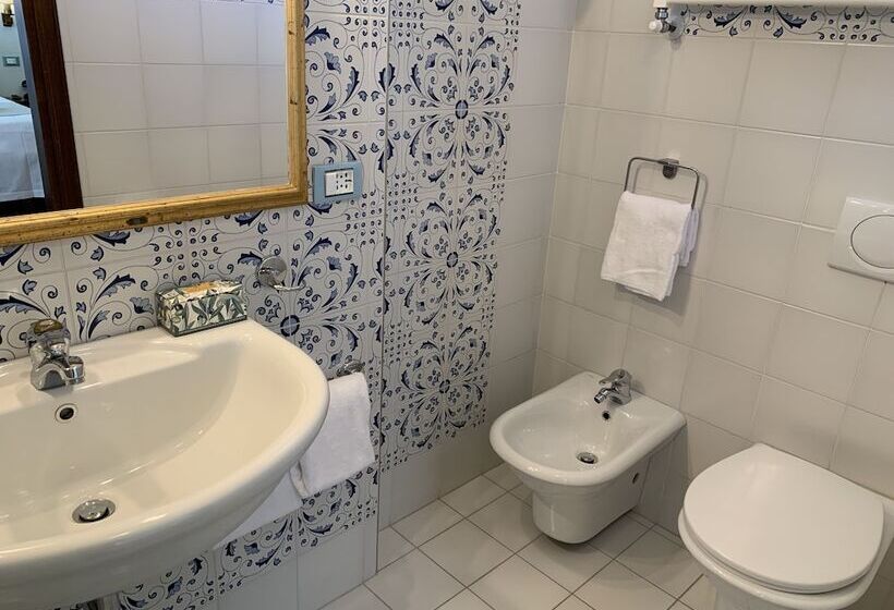 Camera Standard, David