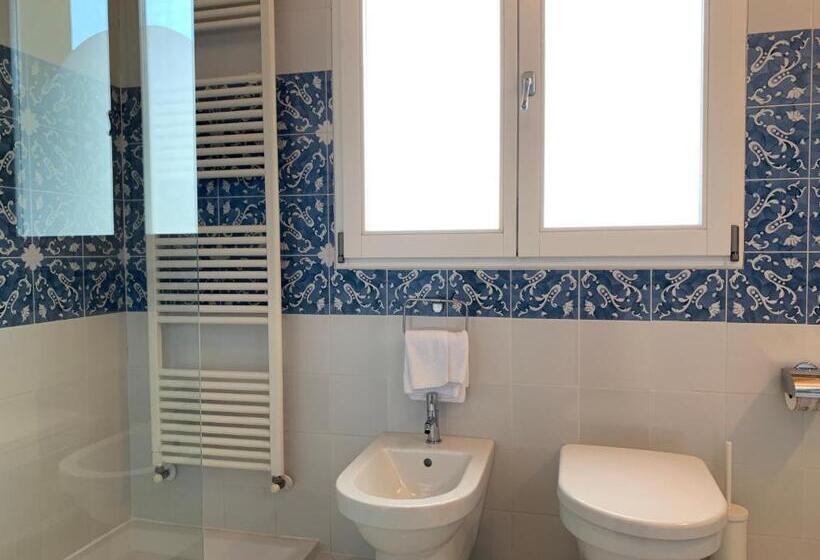 Camera Superiore Vista Città, David