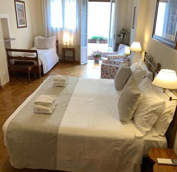 Camera Tripla Standard, David