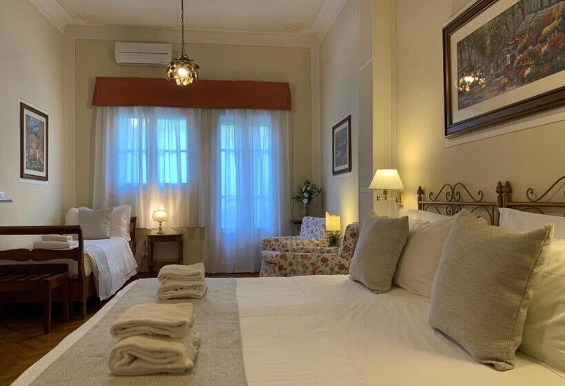 Camera Tripla Standard, David