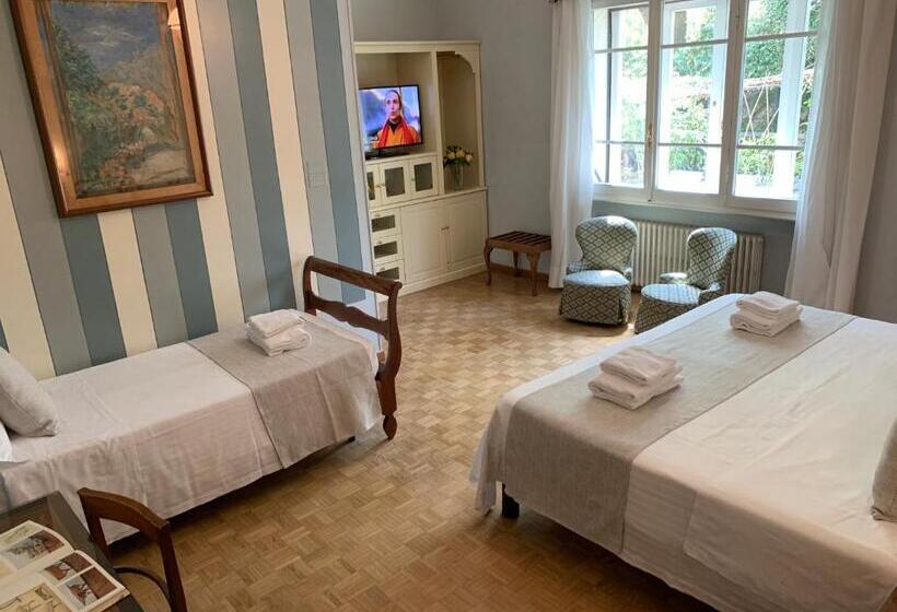 Camera Tripla Classica, David