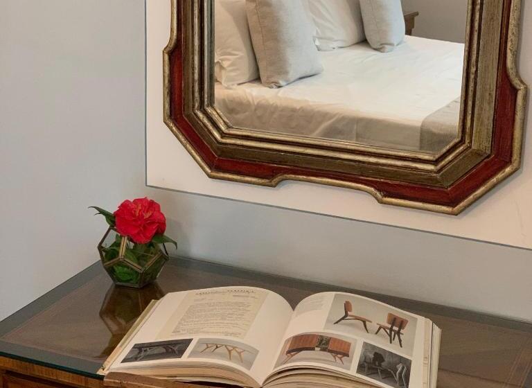 Camera Tripla Classica, David