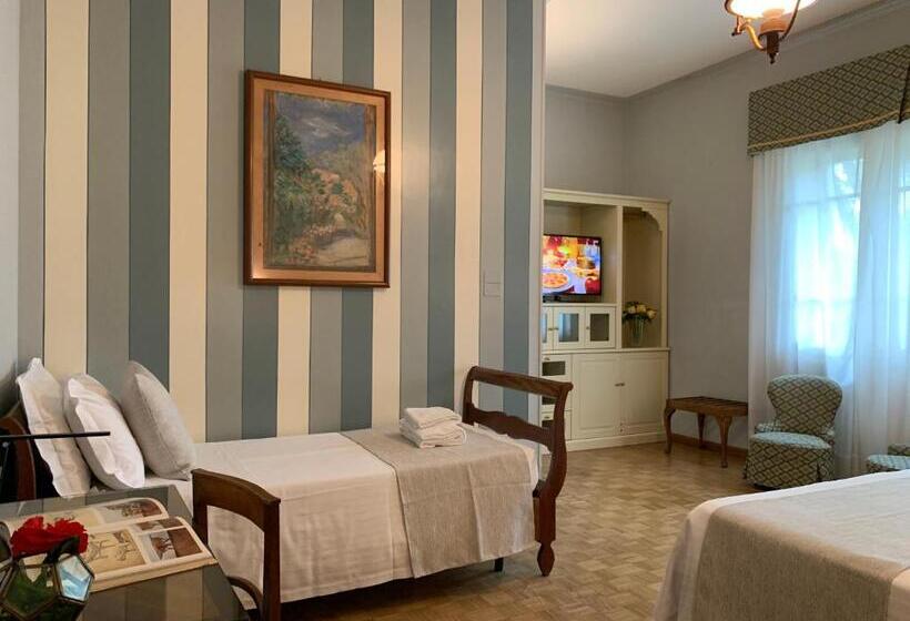 Camera Tripla Classica, David