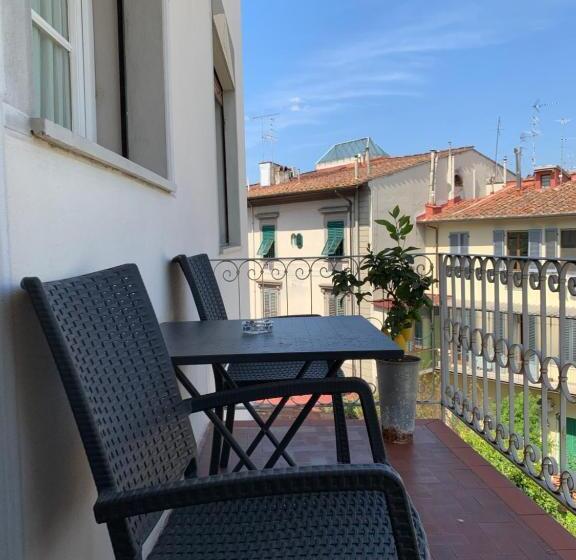 Camera Tripla Classica con Balcone, David