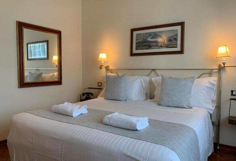 Camera Tripla Classica con Balcone, David